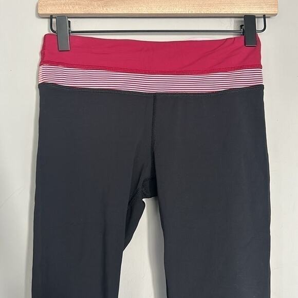 Lululemon Run: Inspire Crop II All Luxtreme – Black/Tonka Stripe Berry | Size 4 - Picture 4 of 8